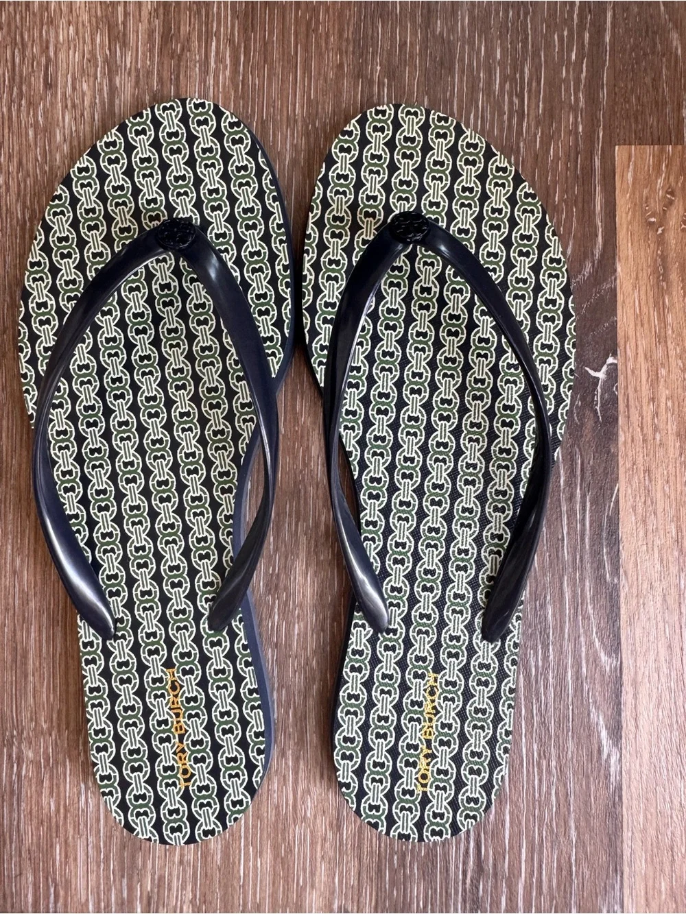 Tory Burch navy and cream and green Logo-Print Flip Flop Sandals nwt.  Size 8